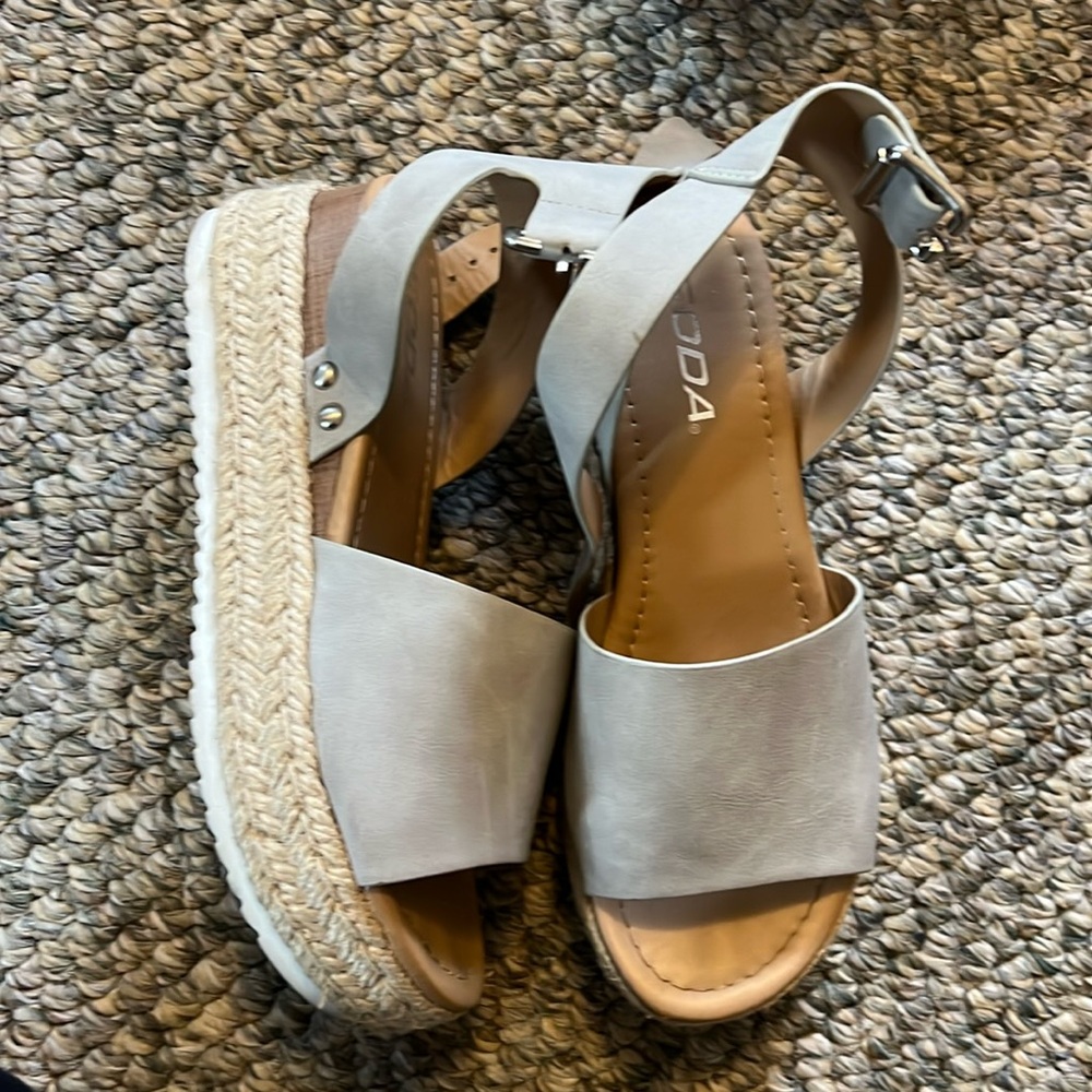 Women’s platform Sandals